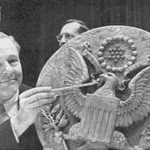 The Great Seal bug being presented to the UN.